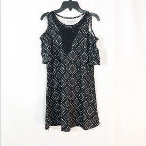 NWOT BLACK & WHITE FLORAL COLD SHOULDER DRESS